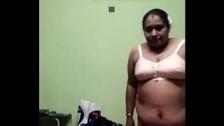 Desi chubby tamil aunty saree saya changing mms xxx video