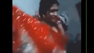 Desi Chudai of Beautiful Indian Village wife in saree enjoying with husband Video