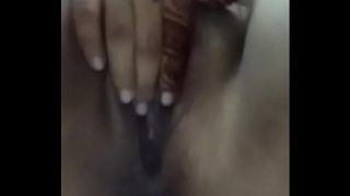 Indian desi girl masturbating untill she squirts Video