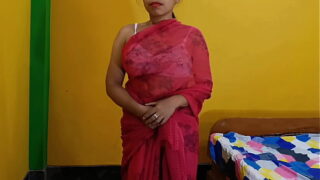 Indian Desi Sexy Bhabi Fucked her Hairy Pussy In Saare Video
