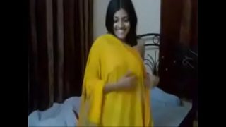 Indian Sweet Girl in yellow saari fucked hard by her boy friend Video