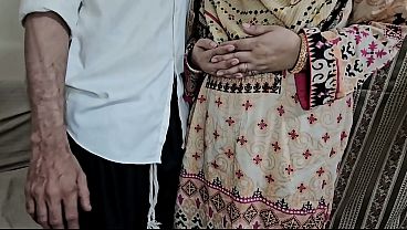 Indian Faqeerni Seeks Desi Man for Hairy Big Ass and Money Video